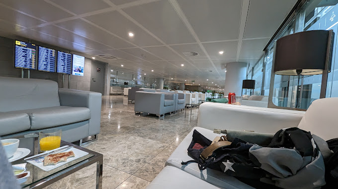 Alicante Airport layover