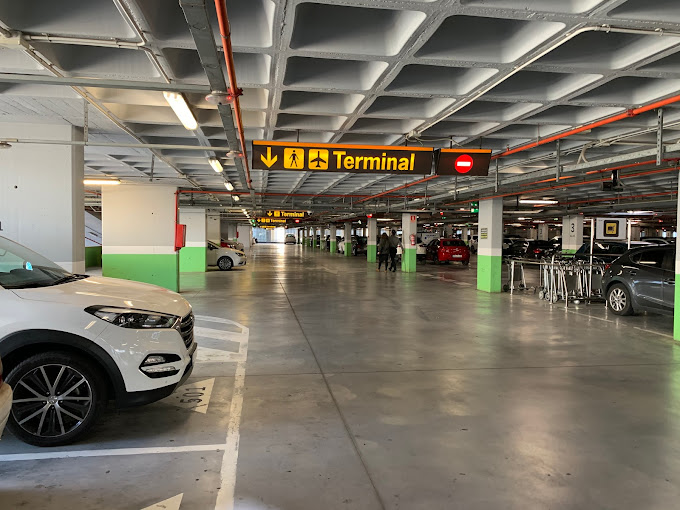 Alicante Airport parking