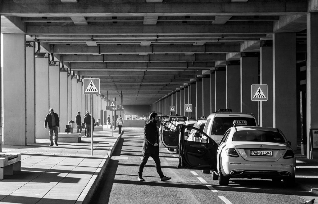 Airport taxi service